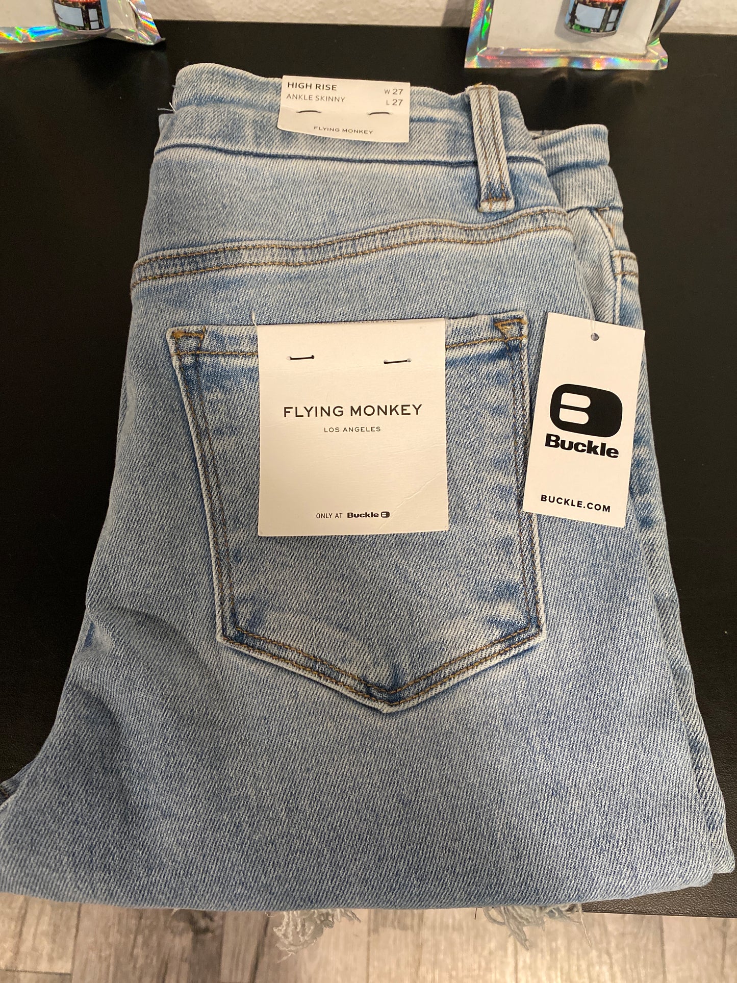 #4 Buckle jeans 27 UND