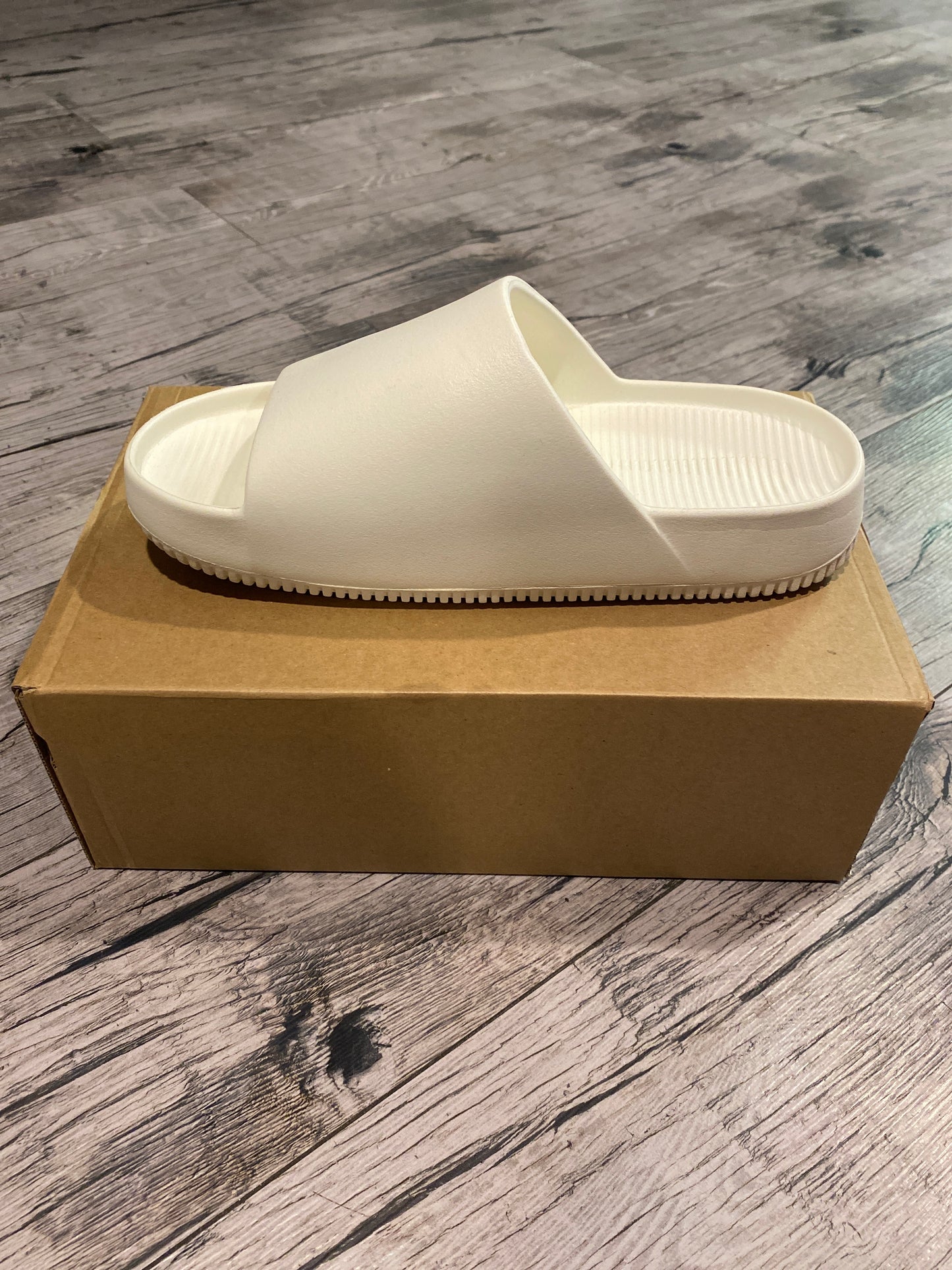 Nike Calm Slide