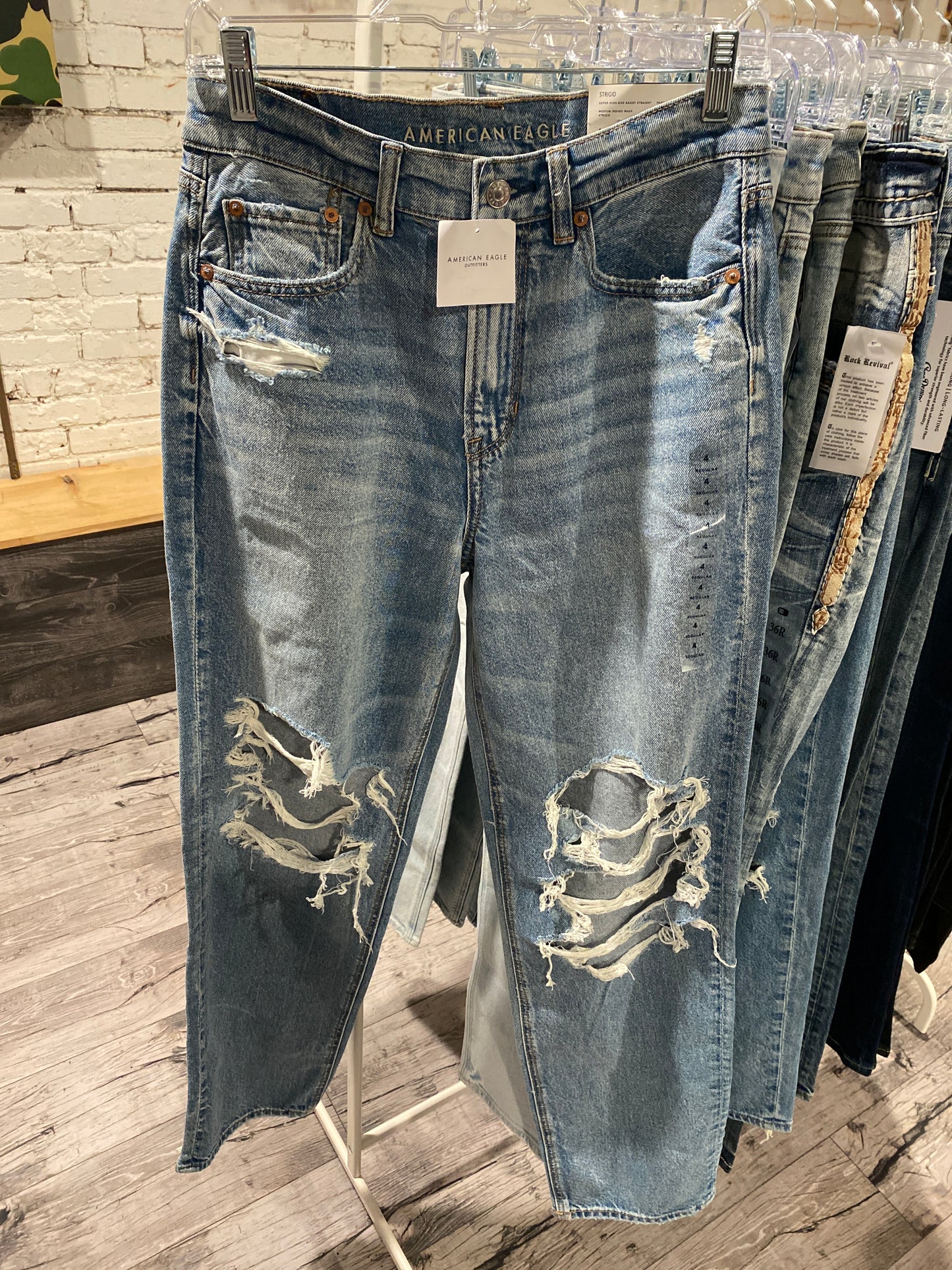 #12 American Eagle 27W