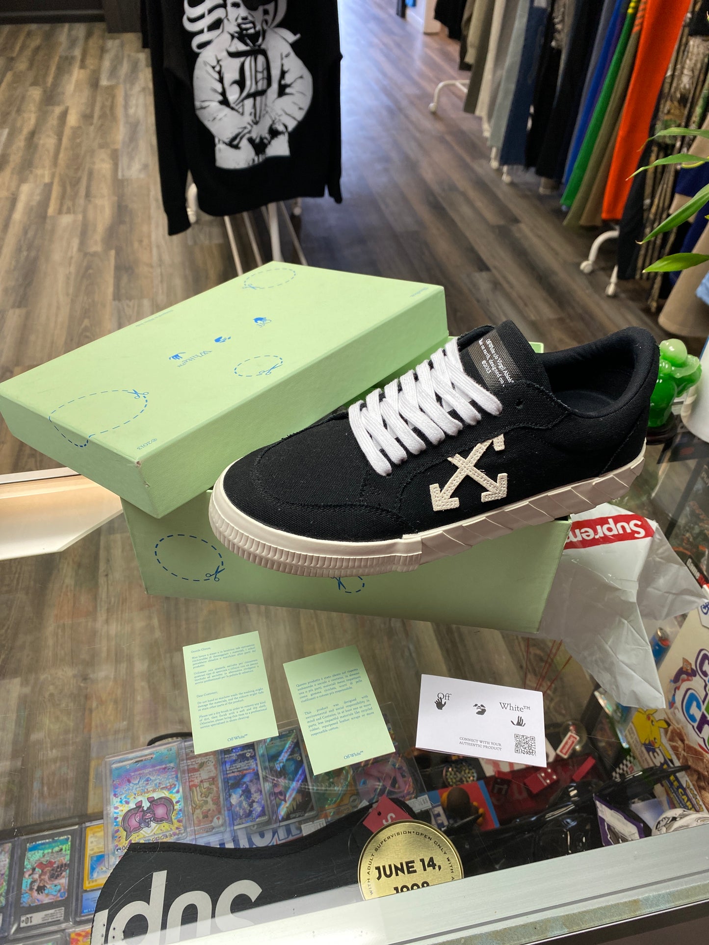 Off white low vulcanized canva