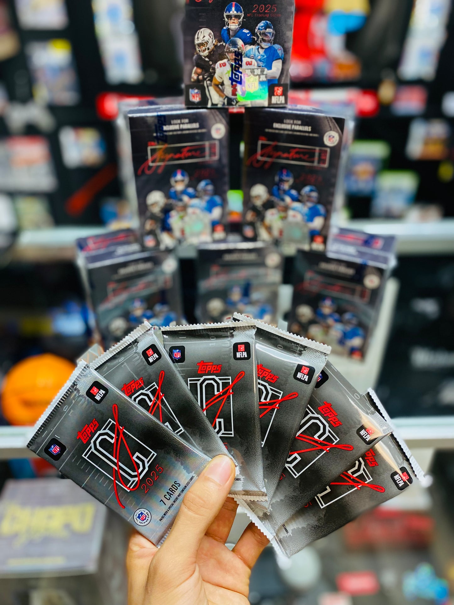 2025 Topps NFL Signature Class Football Trading Card Single Packs