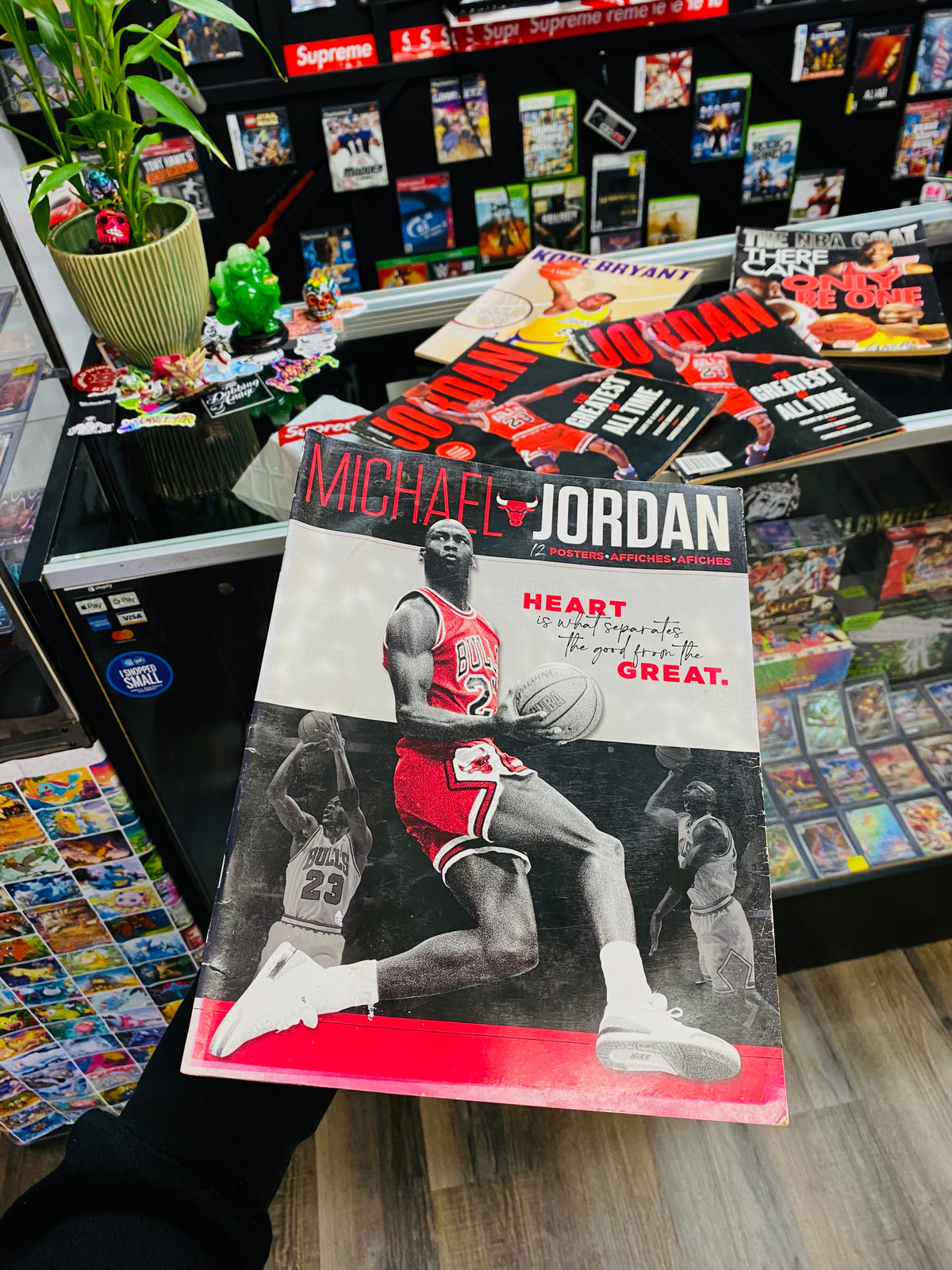 Michael Jordan 12 Set Poster Book Vintage/Preowned