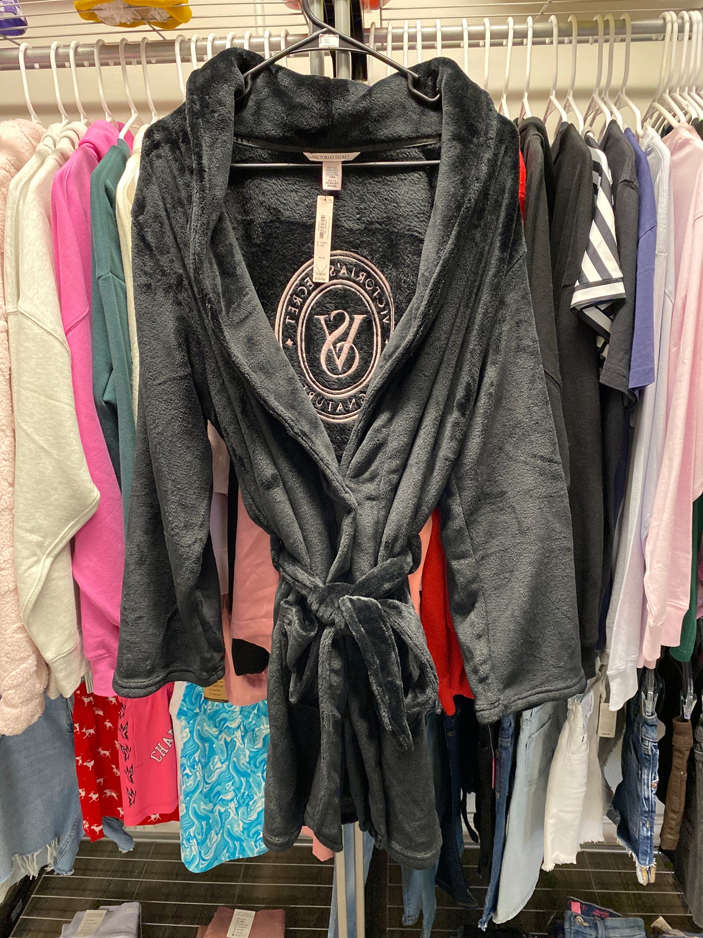 V.s robe