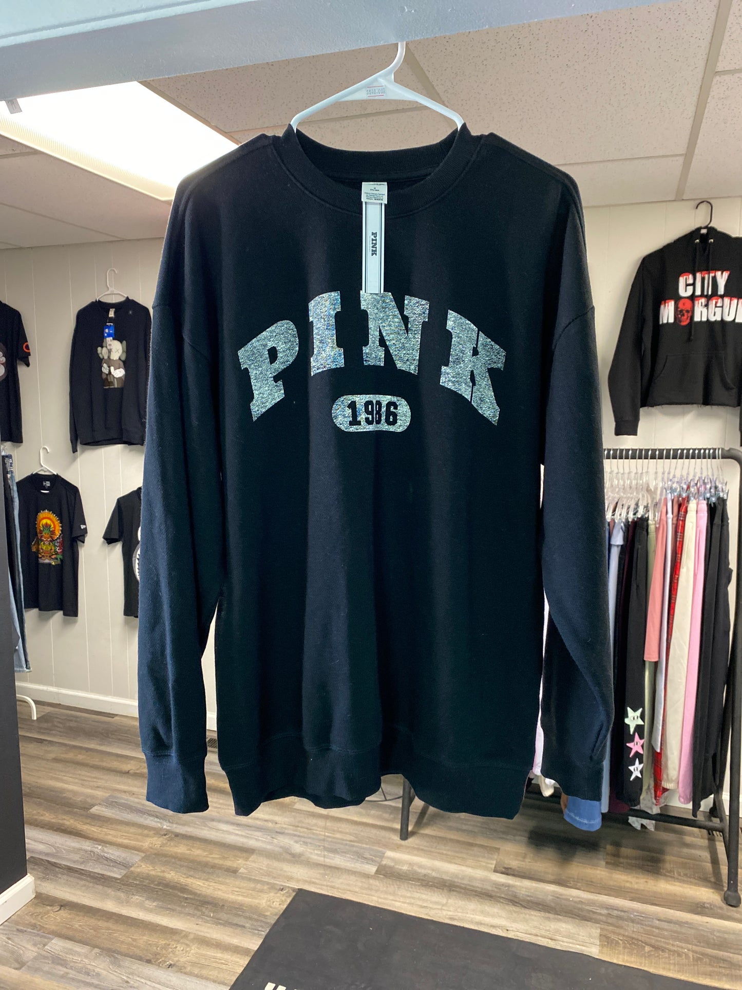 V.S Womens Crewneck