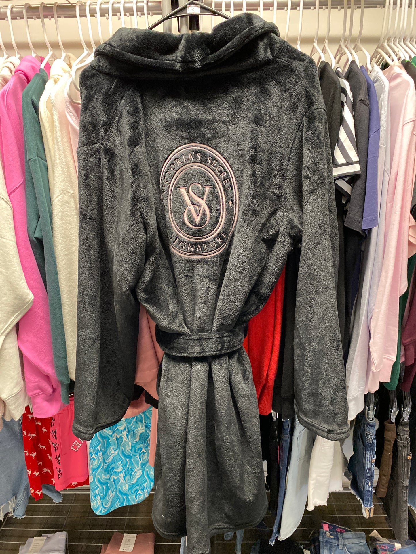 V.s robe