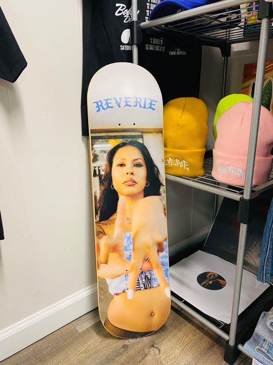 Reverie Skateboard