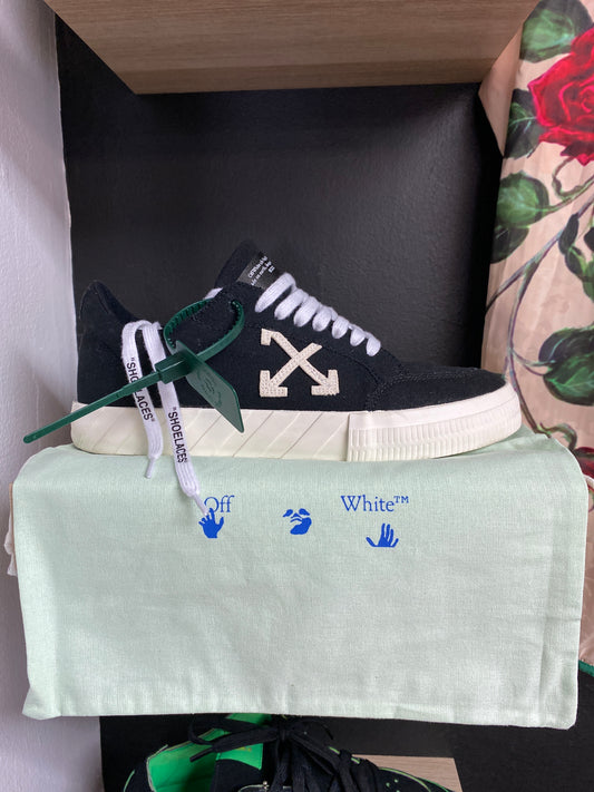 Off white low vulcanized canva