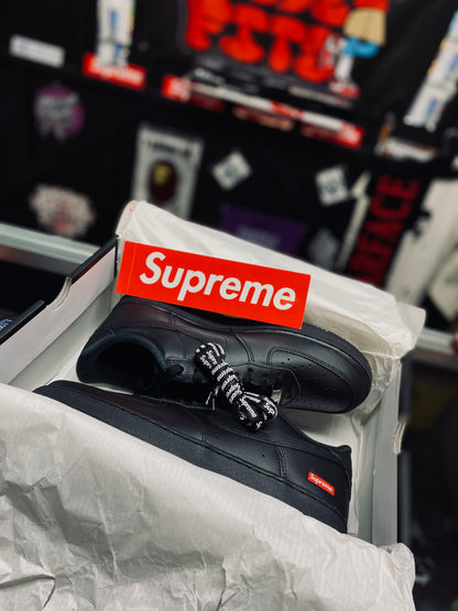 Supreme X Nike Air Force 1 Low