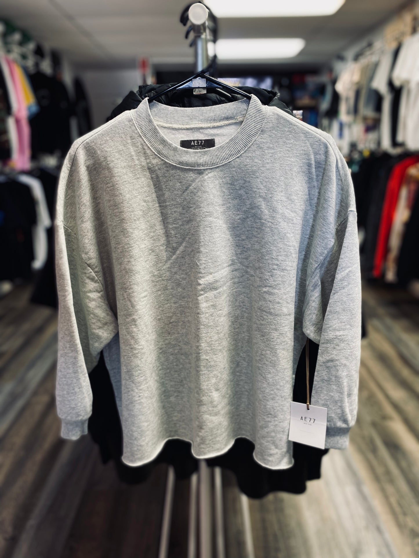 AE77 women’s medium