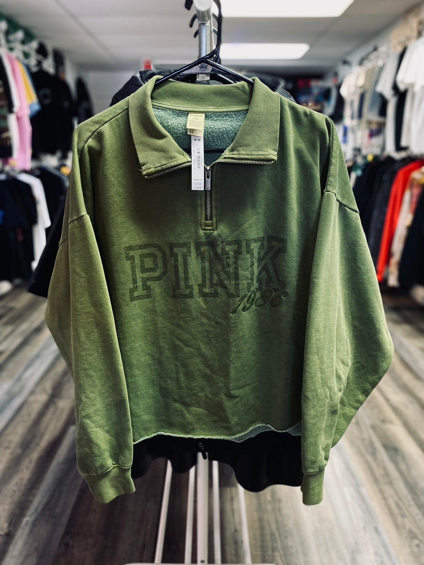 V.S women’s medium
